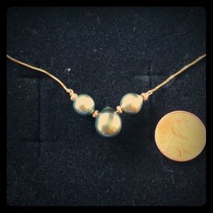 Three pearl pendant